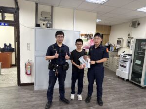 高中生參訪派出所 警強化犯罪預防教育 7 1779530029069 300x225 1