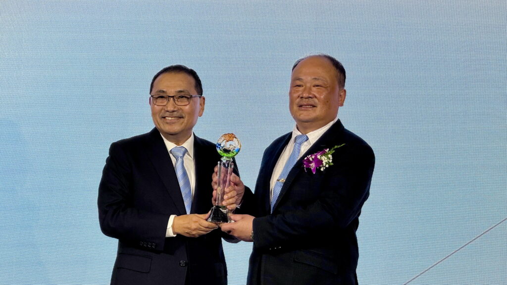 侯友宜出席新北後憲荷松協會新卸任理事長交接 感謝攜手守護市民安居樂業 12 F27005E8 C15E 41A2 90A4 19BD85073688 1024x576 1