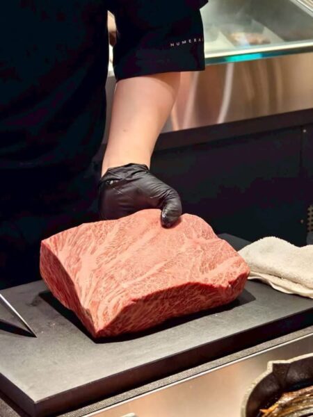 百貨地下街也能大啖A5和牛!信義區「和庵燒肉株式會社」個人燒肉套餐掀話題 7 和庵燒肉株式會社主打A5和牛個人燒肉套餐,以高CP值價格吸引不少饕客前往朝聖。圖/周含鍾攝