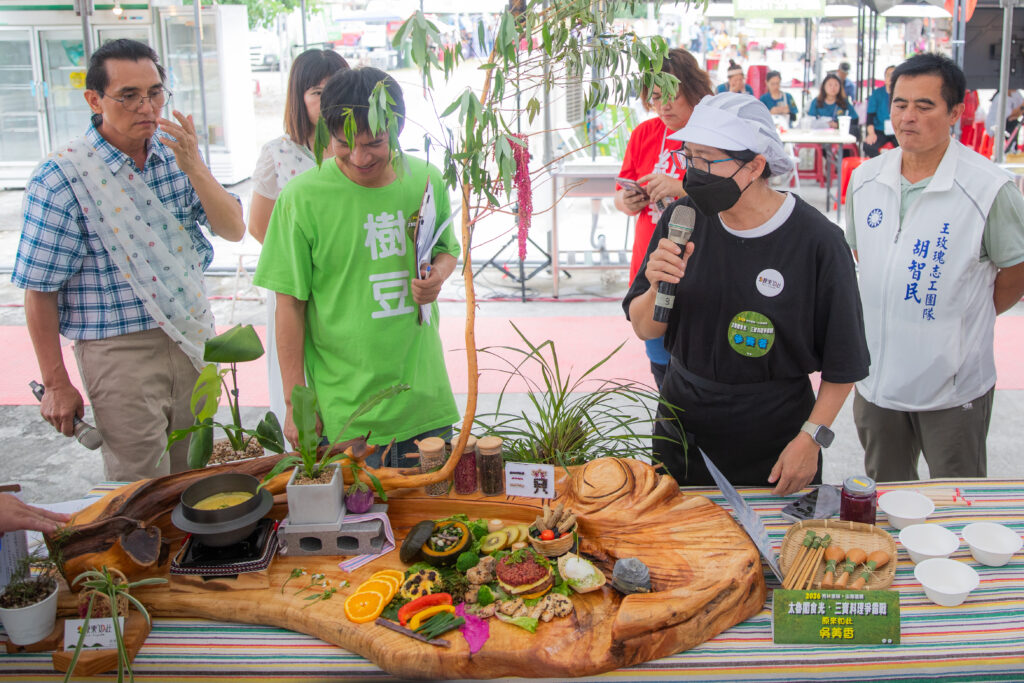 「太魯閣食光」三寶料理爭霸戰登場 秀林18組廚師翻轉小農經濟 6 %E7%AC%AC%E4%B8%89%E5%90%8D 1024x683 1