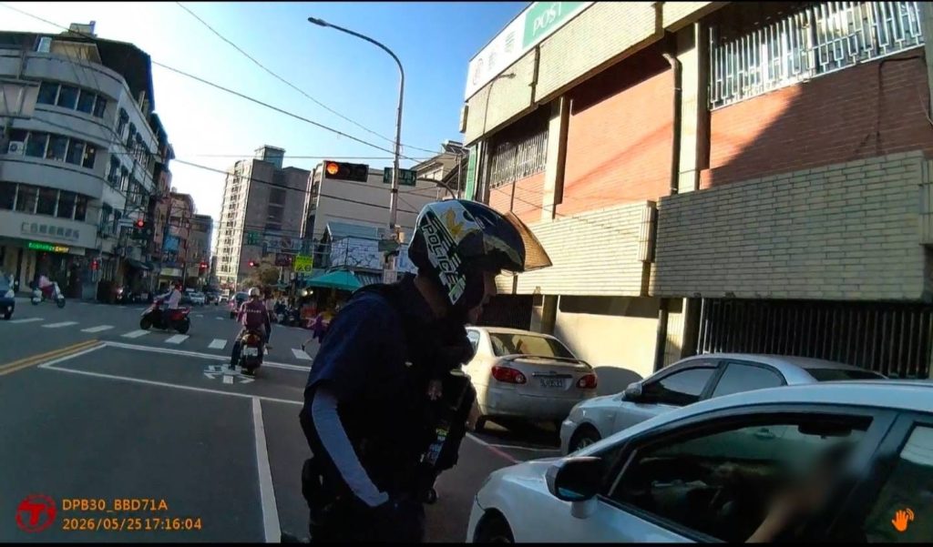 一條安全帶揪出毒駕 東勢警強勢執法守護用路安全 2 S 18325513 1024x601 1