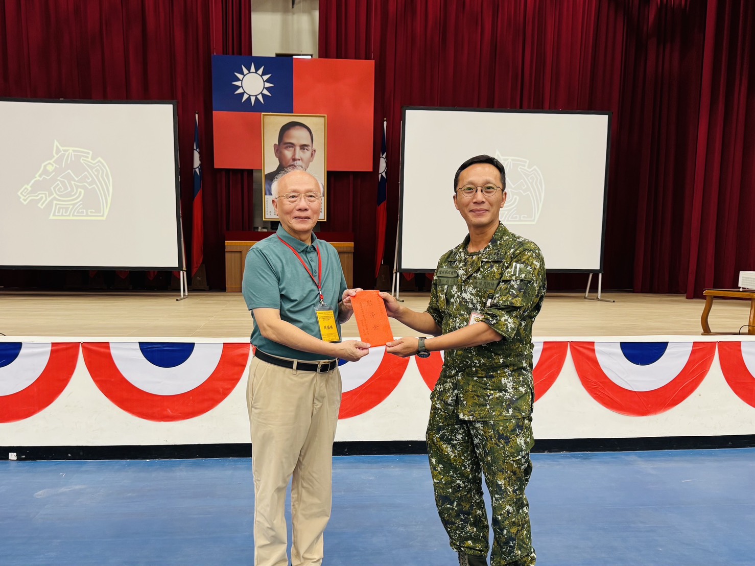 端午送暖挺國軍 進出口公會聯合會慰勞台南駐軍 7 S 12517414 0