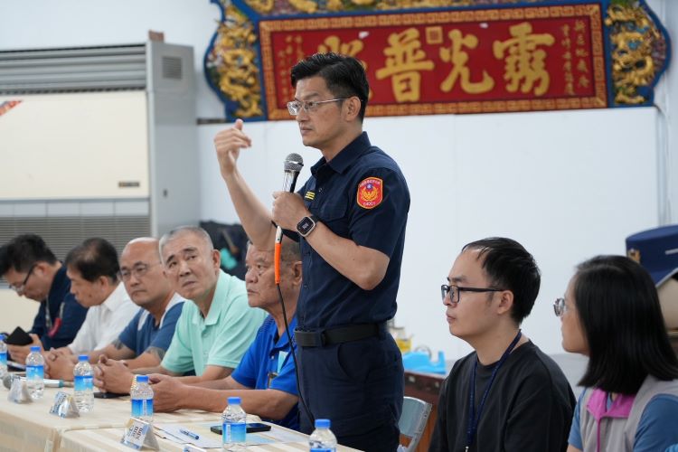 《圖說》新莊分局長陳保緒主持地藏庵年度遶境活動協調會。〈新莊分局提供〉