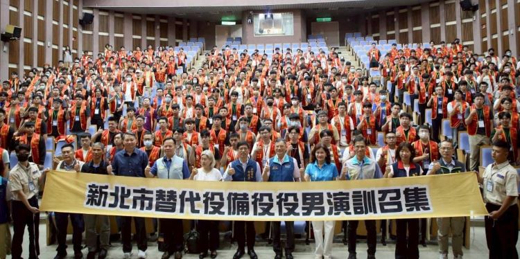 提升災害應變能量 新北今年首場備役替代役救護演訓登場 4 《圖說》新北市今日辦理115年度首場替代役備役役男EMT-1(初級救護技術員)繼續教育演訓召集合影。〈民政局提供〉